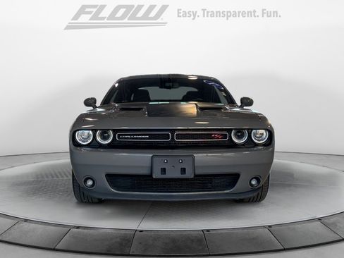 Used 2017 Dodge Challenger R/T image 2