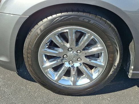 Used 2012 Chrysler 300 C RWD image 8
