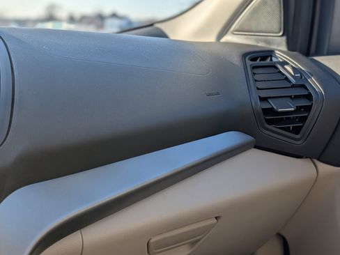 Used 2017 Ford Escape SE image 16