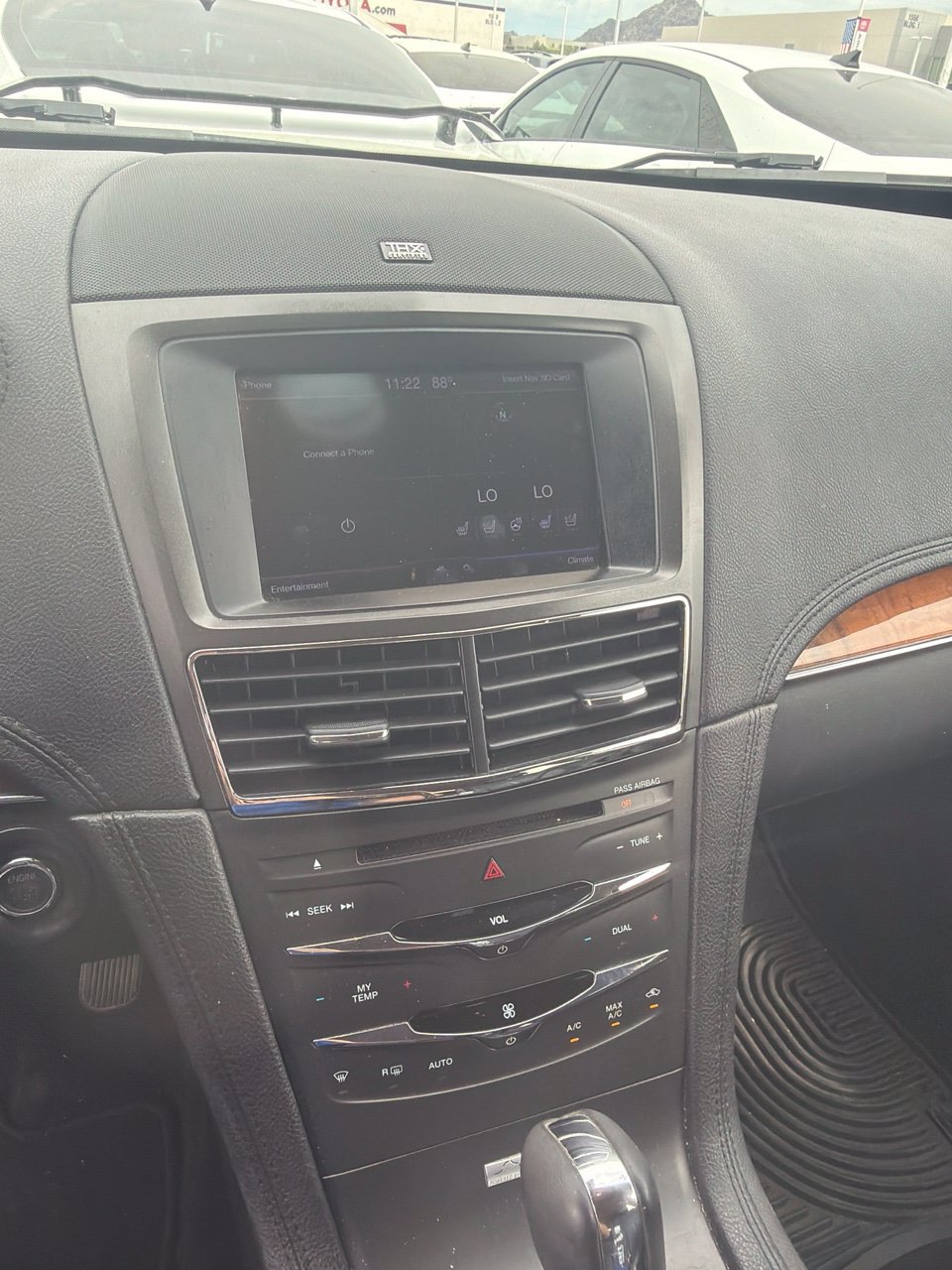 Used 2013 Lincoln MKT AWD image 6