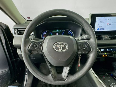 Certified 2025 Toyota RAV4 LE AWD/4WD image 11