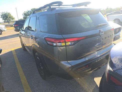 Used 2025 Nissan Pathfinder Rock Creek image 40