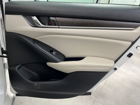 Used 2019 Honda Accord EX-L image 18