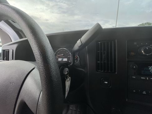 Used 2025 Chevrolet Express 2500 w/ Driver Convenience Package RWD image 16