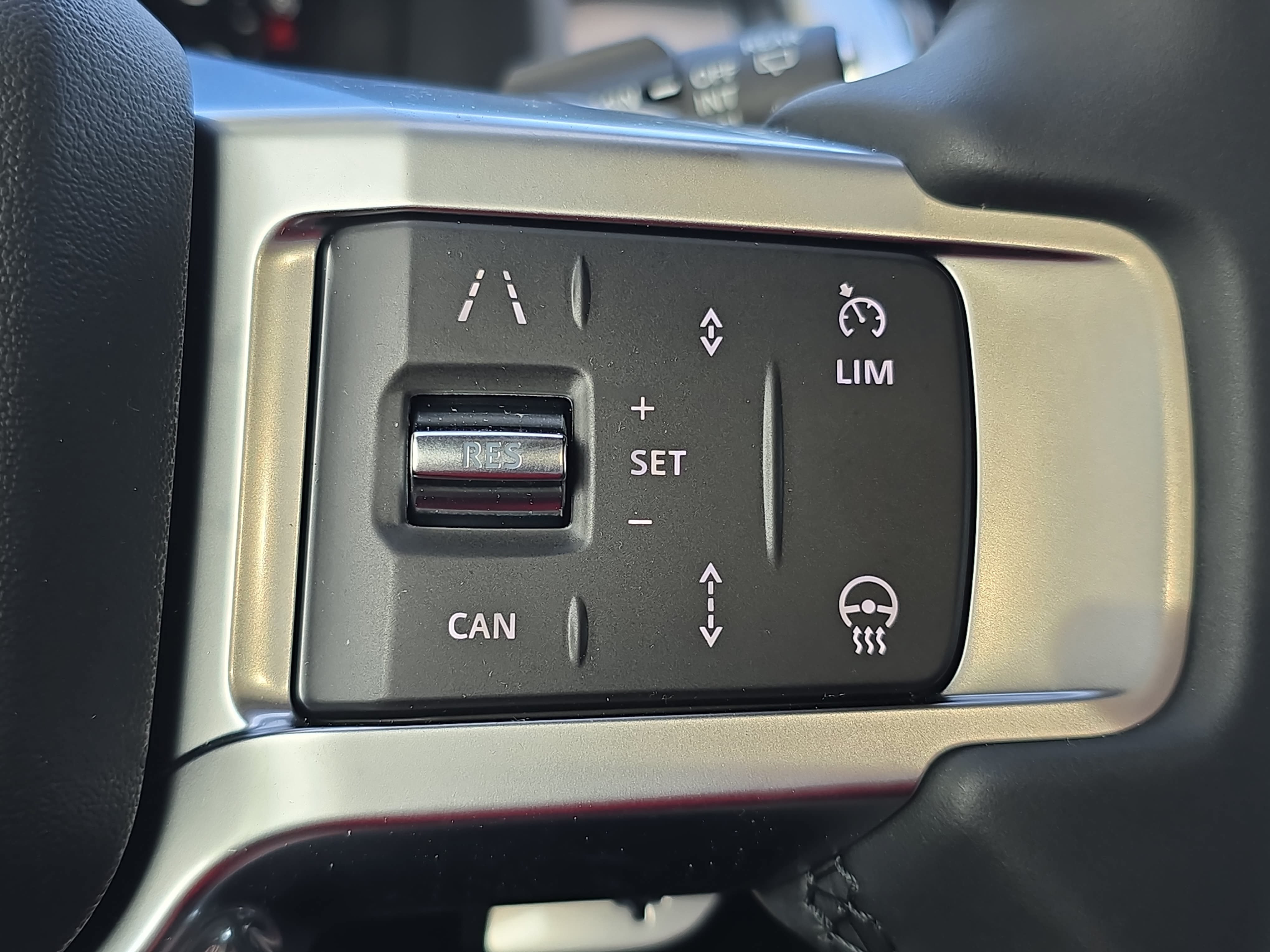 New 2026 Land Rover Discovery Limited Edition AWD/4WD image 18