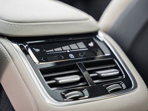 New 2026 Volvo XC90 B6 Plus w/ Protection Package Premier image 33