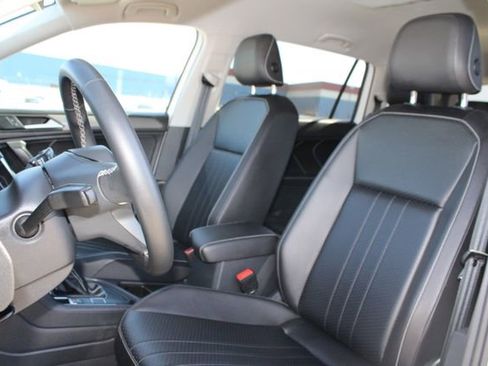 Used 2022 Volkswagen Tiguan SE image 31