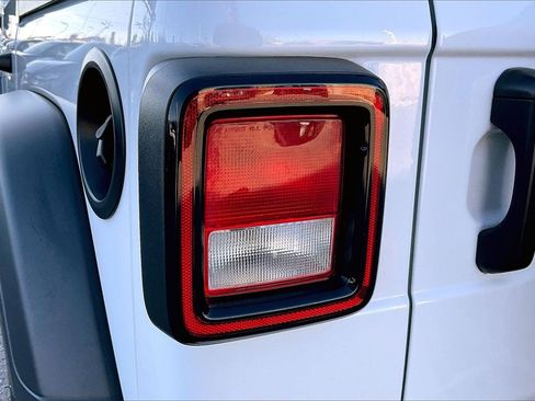 Used 2024 Jeep Wrangler Sport S image 28