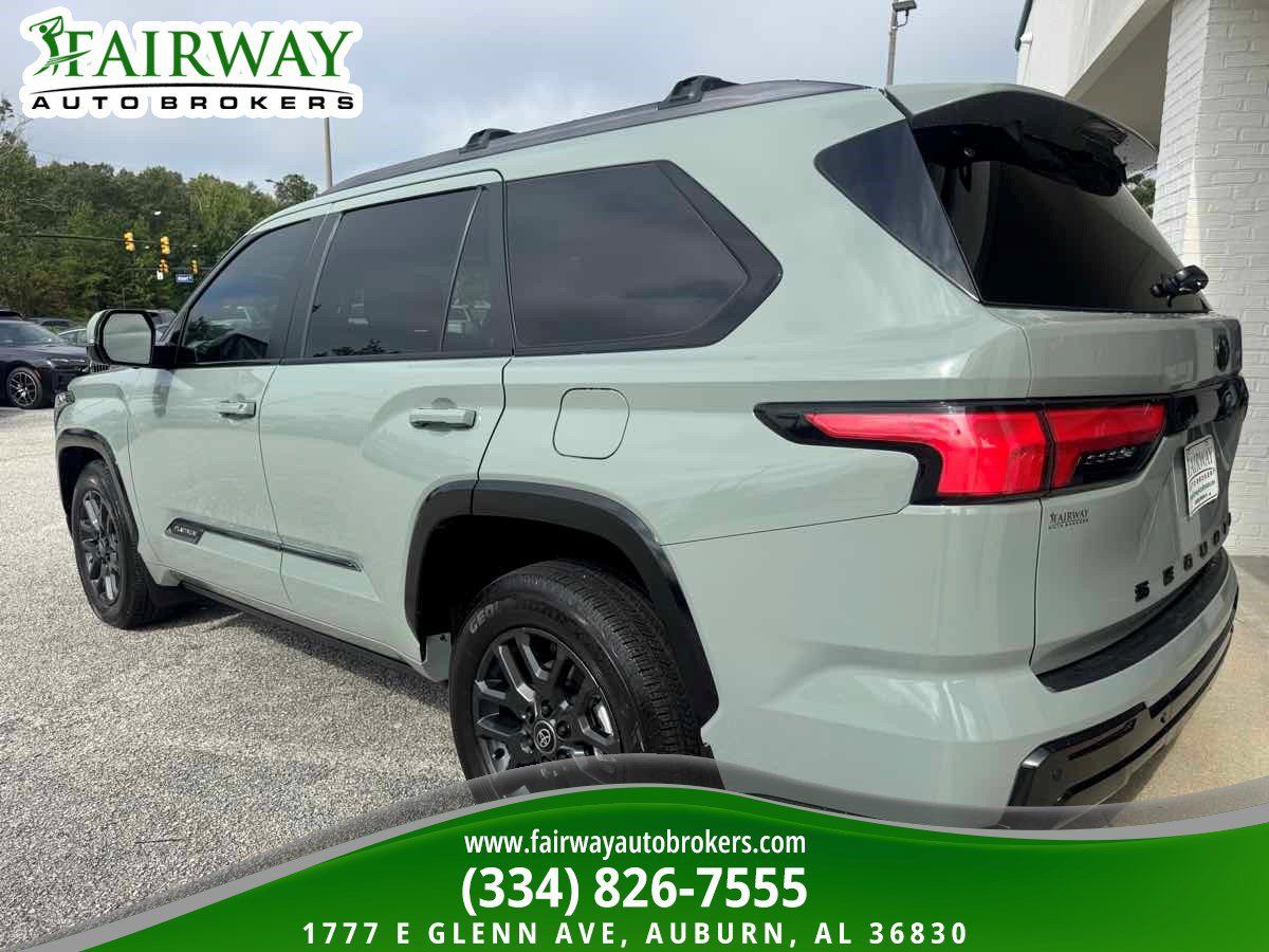 Used 2025 Toyota Sequoia Platinum AWD/4WD image 8