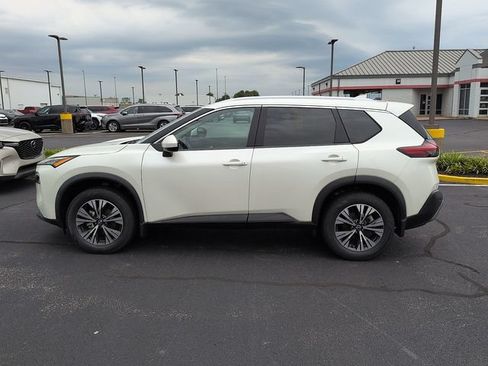 Used 2023 Nissan Rogue SV w/ SV Premium B Package FWD image 4