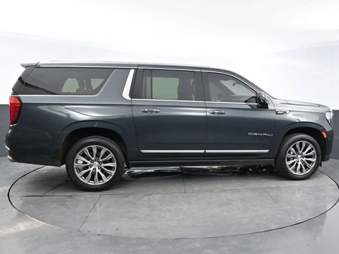Used 2021 GMC Yukon XL Denali w/ Denali Premium Package AWD/4WD image 8