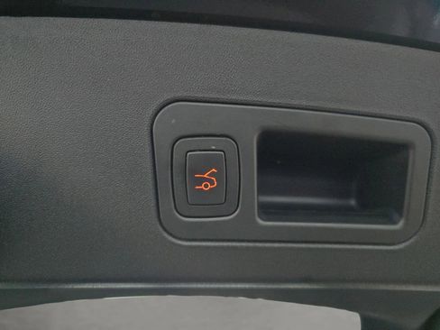 Used 2014 Tesla Model S 85 image 19