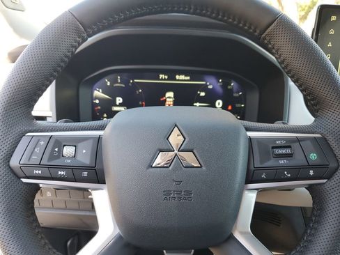 New 2026 Mitsubishi Outlander SEL FWD image 18