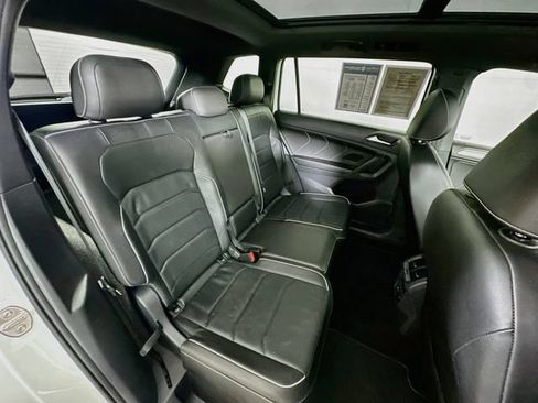 Used 2022 Volkswagen Tiguan SEL R-Line AWD/4WD image 30