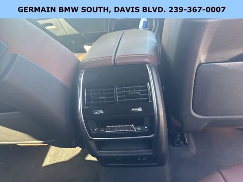 Used 2025 BMW X7 M60i image 27