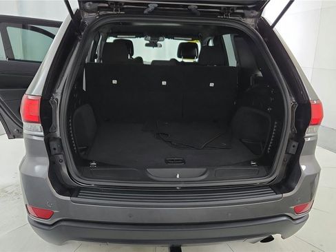 Used 2020 Jeep Grand Cherokee Laredo image 20