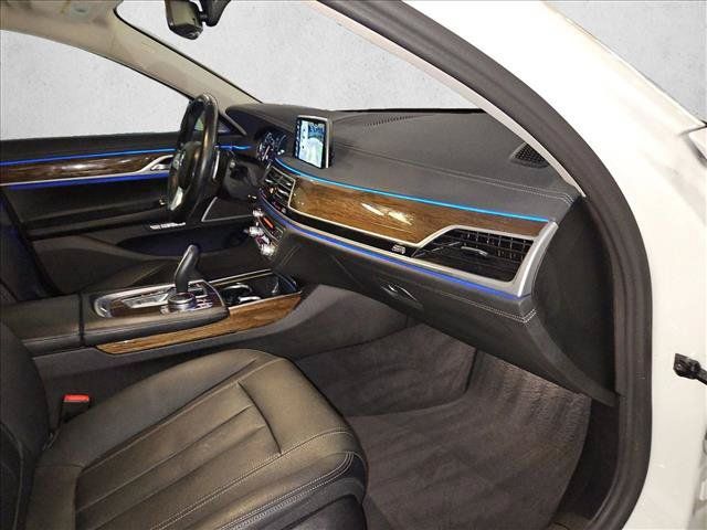 Used 2017 BMW 740i RWD image 18