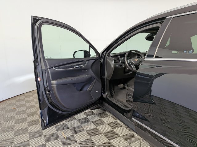 Used 2021 Cadillac XT5 Premium Luxury AWD/4WD image 16