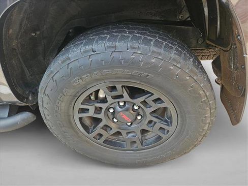 Used 2023 Toyota 4Runner SR5 Premium w/ Moonroof Package image 7