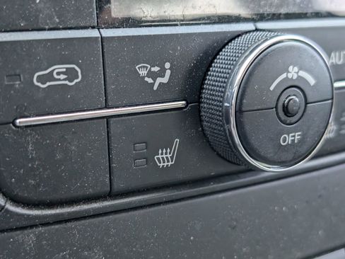 Used 2013 Jeep Grand Cherokee Laredo image 13