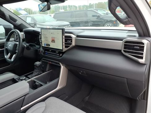 Used 2025 Toyota Tundra Limited image 16