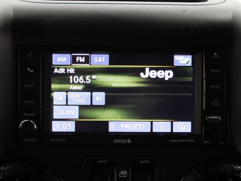 Used 2017 Jeep Wrangler Unlimited Sahara AWD/4WD image 17