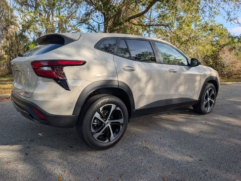 New 2026 Chevrolet Trax RS w/ Driver Confidence Package image 9