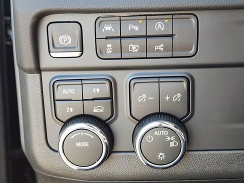 Used 2026 Chevrolet Tahoe LS AWD/4WD image 16