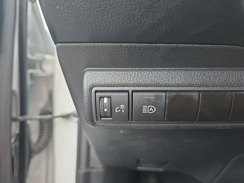 Used 2025 Toyota Corolla SE FWD image 15