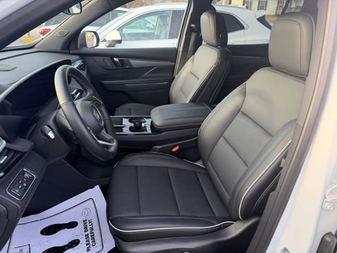 Used 2025 Buick Enclave Preferred image 10