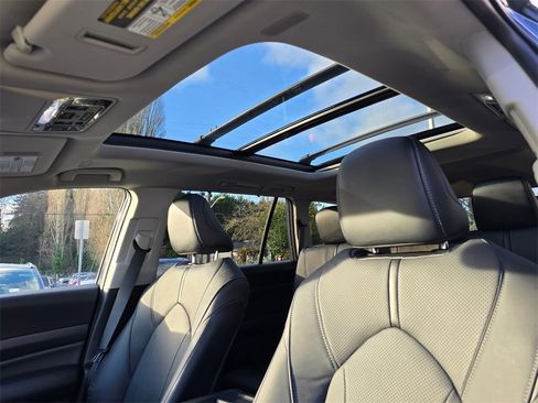 Certified 2025 Toyota Grand Highlander FWD image 22