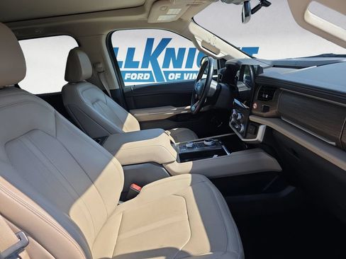 Used 2024 Ford Expedition Limited AWD/4WD image 15