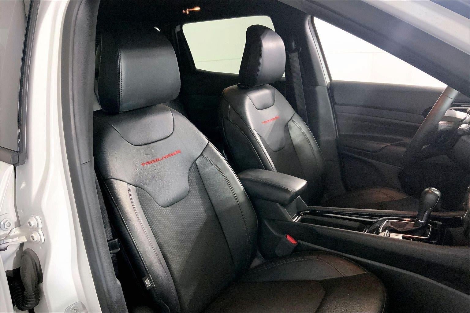 Used 2025 Jeep Compass Trailhawk AWD/4WD image 7