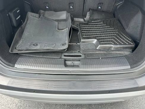 Used 2023 Nissan Rogue S AWD/4WD image 14