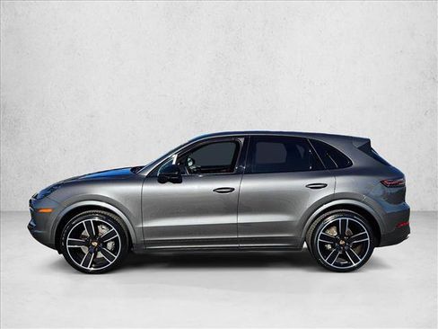 Used 2023 Porsche Cayenne S image 9
