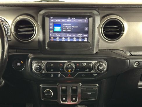 Used 2021 Jeep Wrangler Willys image 14