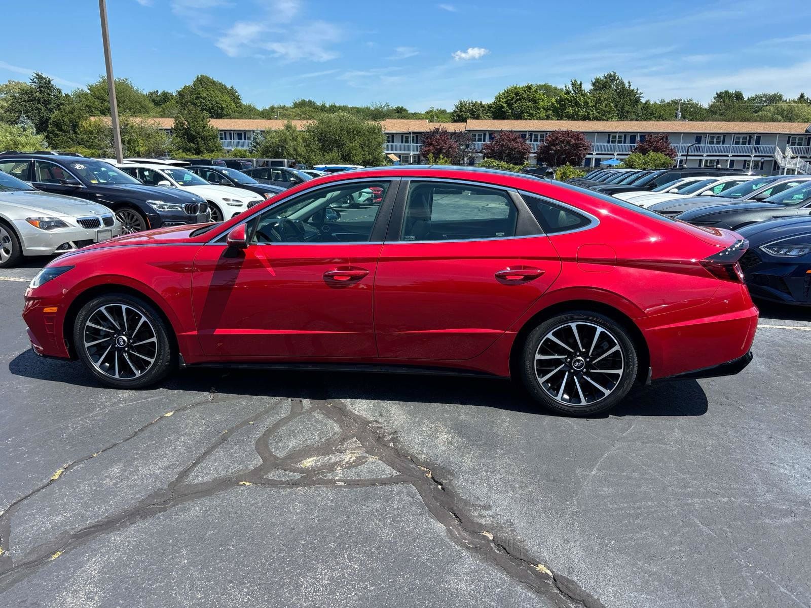 Used 2021 Hyundai Sonata Limited w/ Winter Weather Package FWD image 2