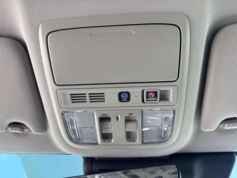 Used 2018 Honda Accord Touring image 25