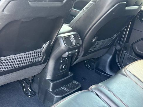 Used 2025 Jeep Wrangler Unlimited Rubicon AWD/4WD image 25