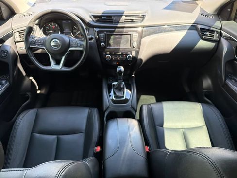 Used 2019 Nissan Rogue Sport SL w/ Premium Package FWD image 19