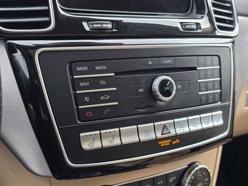 Used 2019 Mercedes-Benz GLE 43 AMG AMG GLE 43 image 32