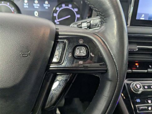 Used 2020 Lincoln Corsair FWD w/ Premium Package image 18
