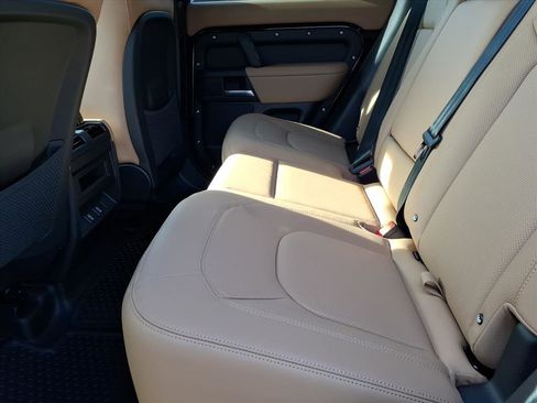 New 2026 Land Rover Defender 110 X-Dynamic SE image 5