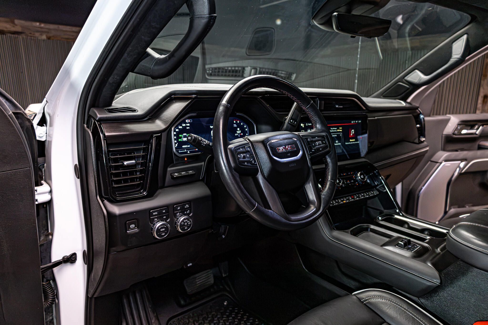 Used 2024 GMC Sierra 2500 AT4X AWD/4WD image 12