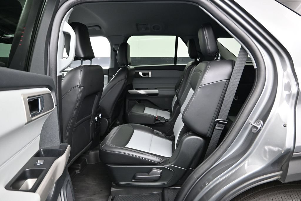 Used 2023 Ford Explorer XLT w/ Equipment Group 202A AWD/4WD image 20