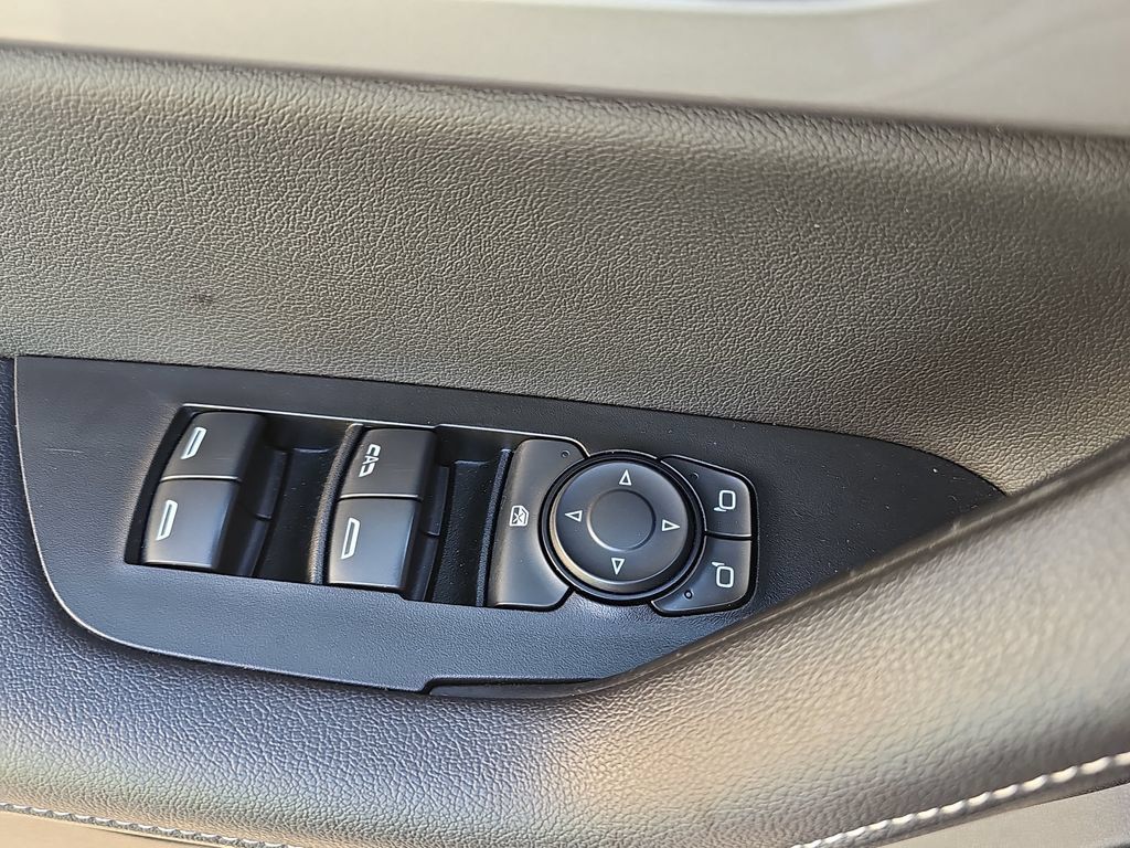 Used 2025 Chevrolet Blazer LT FWD image 25