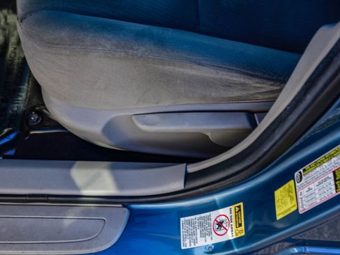 Used 2013 Toyota Corolla LE image 20