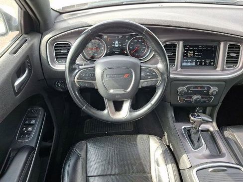 Used 2019 Dodge Charger SXT w/ Leather Interior Group RWD image 12