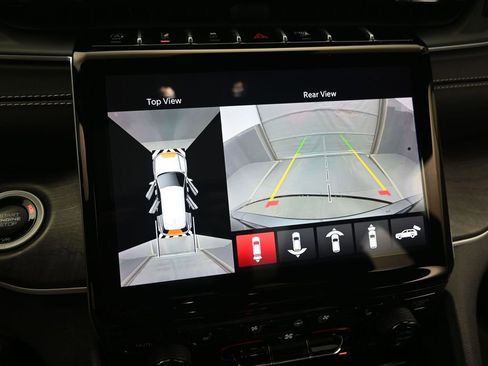 Used 2024 Jeep Grand Cherokee Limited w/ Luxury Tech Group II image 35