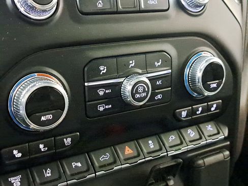 Used 2023 GMC Sierra 3500 Denali w/ Denali Ultimate Package image 18